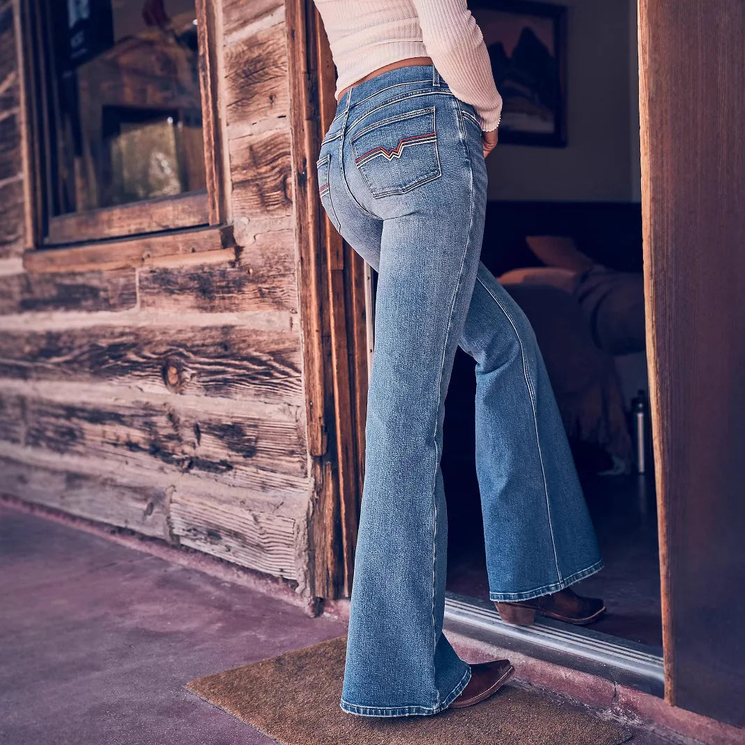 ג'ינס דגם תבל